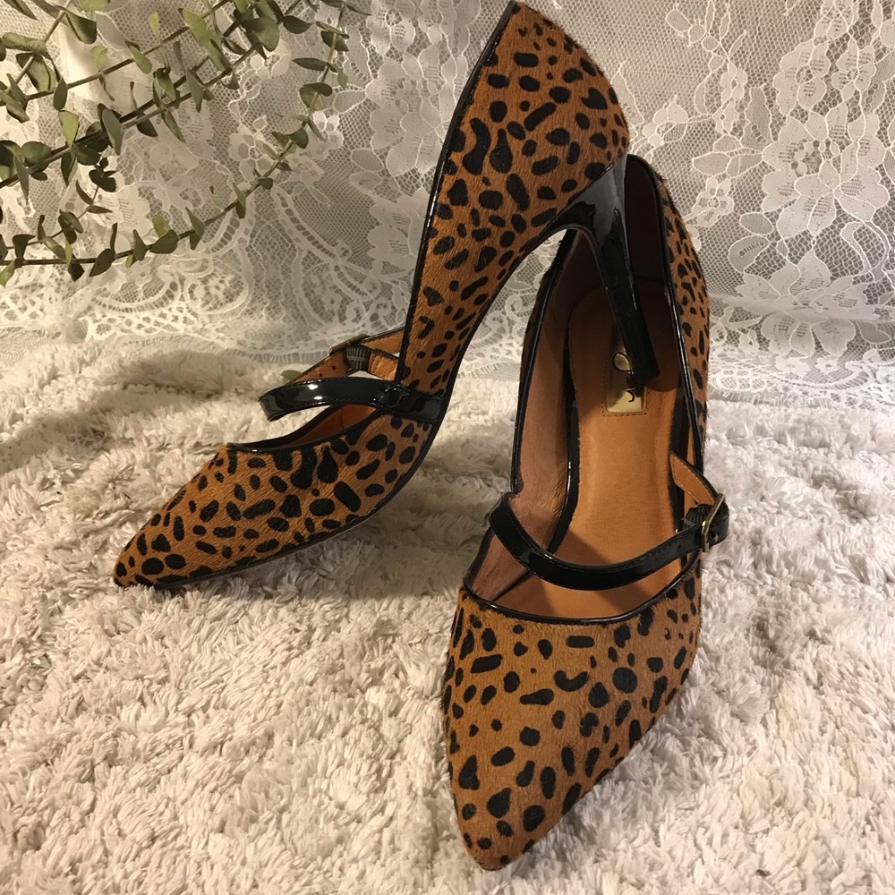 Halogen calf hair leopard pumps